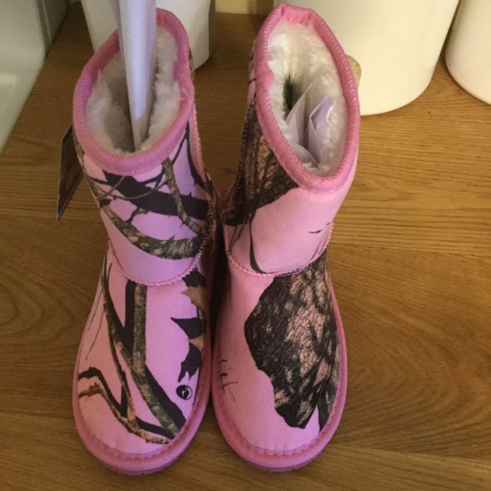 NWT Camouflage pink  Dawgs winter boots